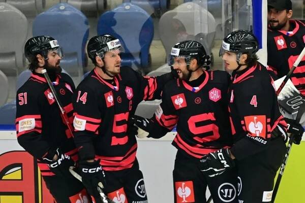 Hokejisté Sparty slaví v Lize mistrů další výhru, po obratu přestříleli švédskou Frölundu 4:2