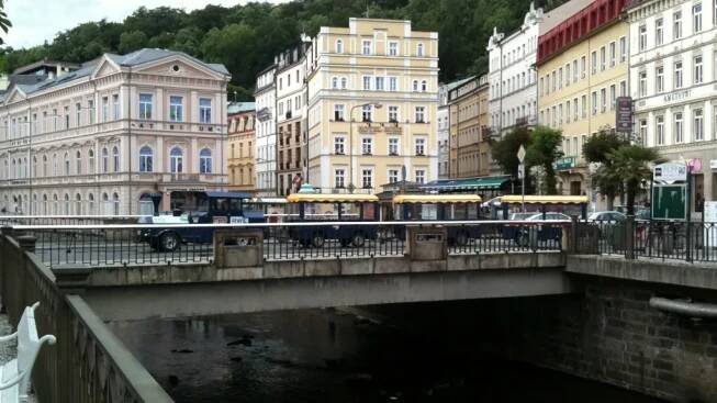 V Karlových Varech začala oprava Lázeňského mostu. Uzavírka ovlivní dopravu
