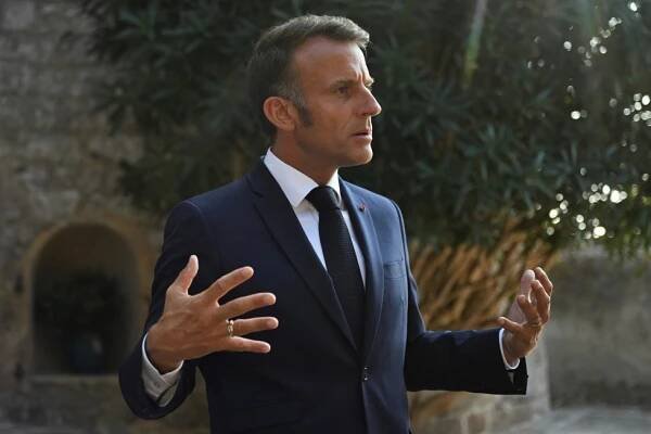 Ve Francii zřejmě padne další vláda. Premiér Bayrou i Macron už s tím počítají