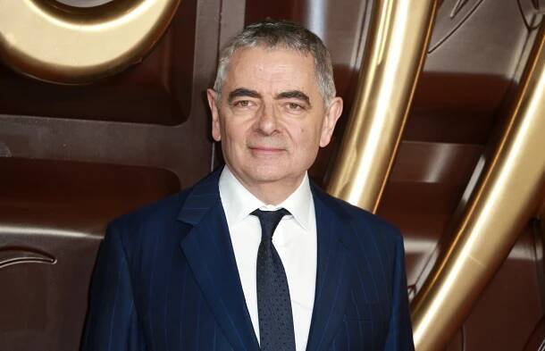 Mladší žena, kvůli které se herec Rowan Atkinson rozvedl
