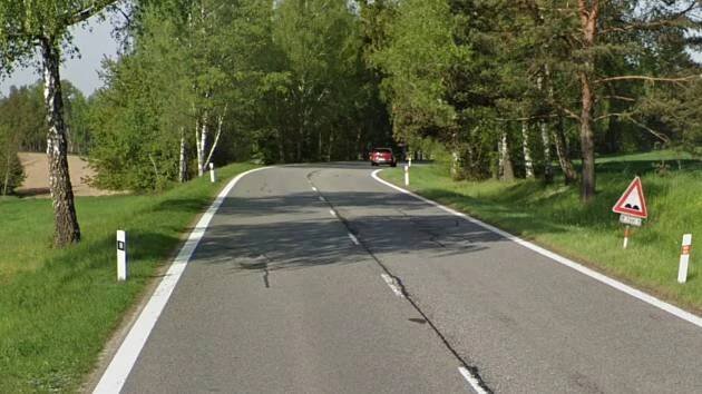 Začíná oprava silnice u Jitkova. Semafory nahradí ve špičce lidská síla