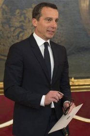 Rakouský kancléř chce Česku přiškrtit peníze z EU, kvůli uprchlíkům