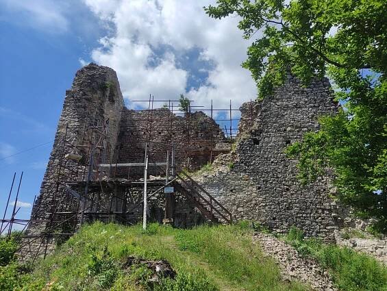 Hanigovský hrad | Spoznaj Slovensko