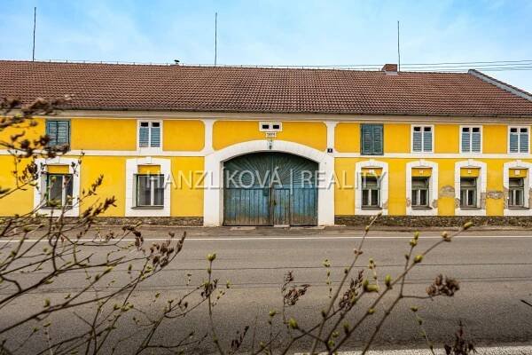 prodej stavení s pozemky o výměře 1999 m2, Branišov u Českých Budějovic