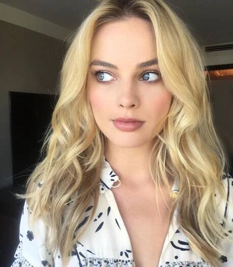 Margot Robbie For more visit: www.charmingdamsels.tk | Actress margot robbie, Margot robbie, Margot robbie style