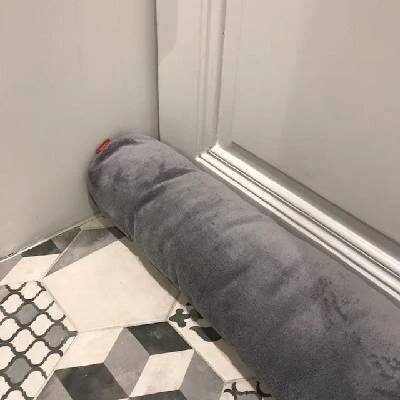 Dveřní a okenní ochrana proti průvanu z mikroplyše - Šedá střední (Délka válce 90 cm)