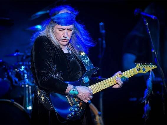 Uli Jon Roth performing live