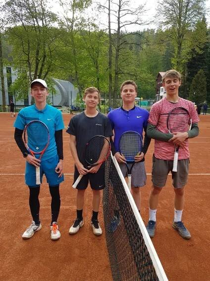 Východočeská čtyřhra v Karlových Varech. Zleva Šrámek, Veigert, Lukáš a Praus.