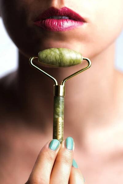 skinly-face-roller-jadeit-mood