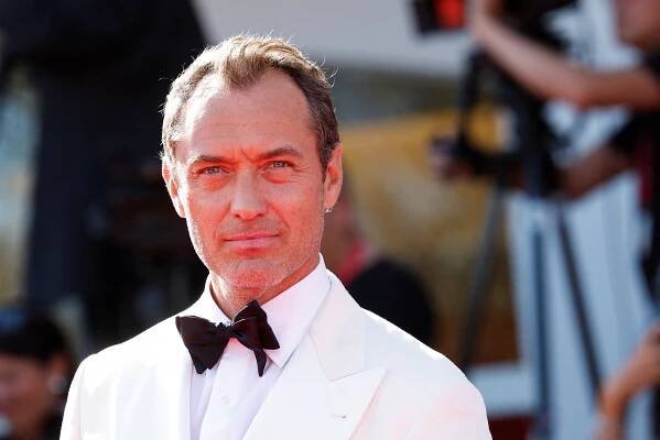 Jude Law v novém filmu hraje Putina