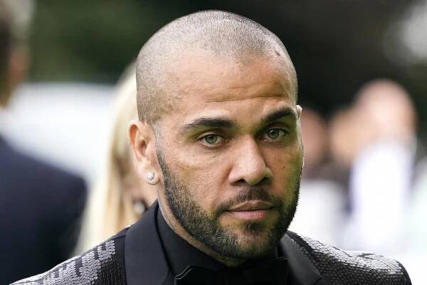 Dani Alves has changed his side of the story five times: from not knowing the girl to penetration and alcohol