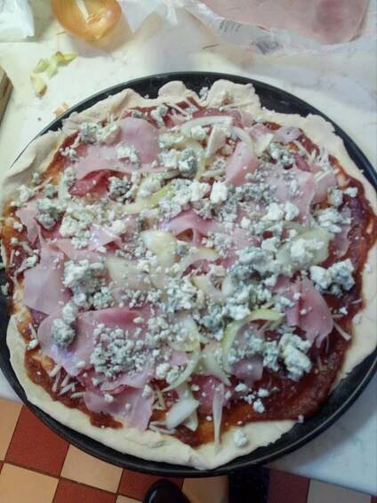Dnes na obed domaci pizza. Uz se tesim