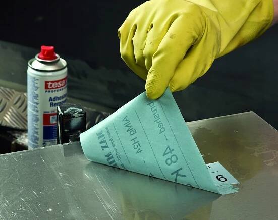 Tesa ADHESIVE REMOVER Odstraňovač lepidla ve spreji ve spreji Značka Tesa