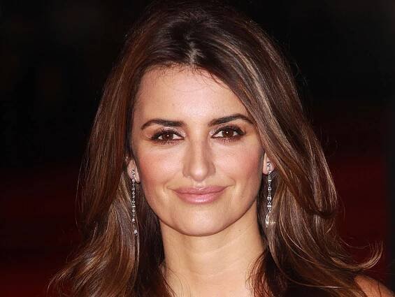 Blooming Penelope Cruz 4K Desktop Wallpaper