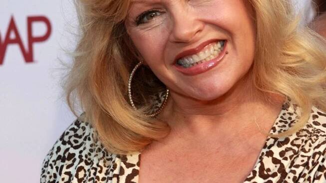 Legenda Dallas: Charlene Tilton (Lucy) - Diváky ohromila její prsa!