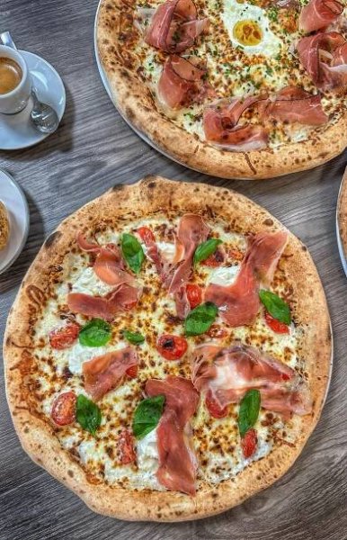 Ella's pizza foto 3