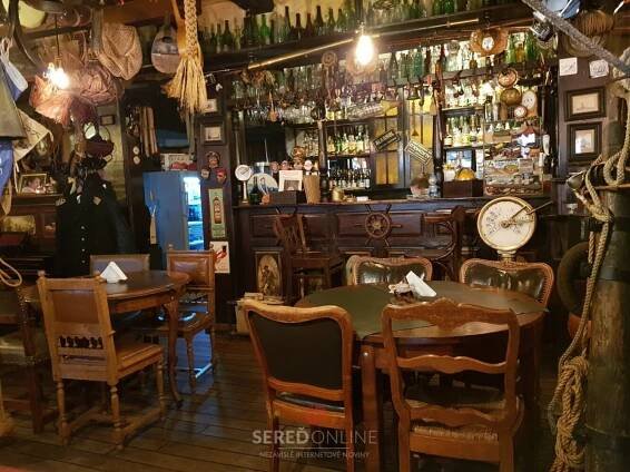 Nielen dobré espresso robí kaviareň atraktívnou - Pub Captain Morgen, polostrov Hel, Poľsko | NaEXpedíciu.sk