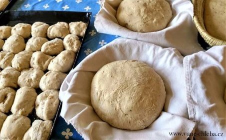 Pečení chleba ve vesnické peci – Košíky – Vůně chleba