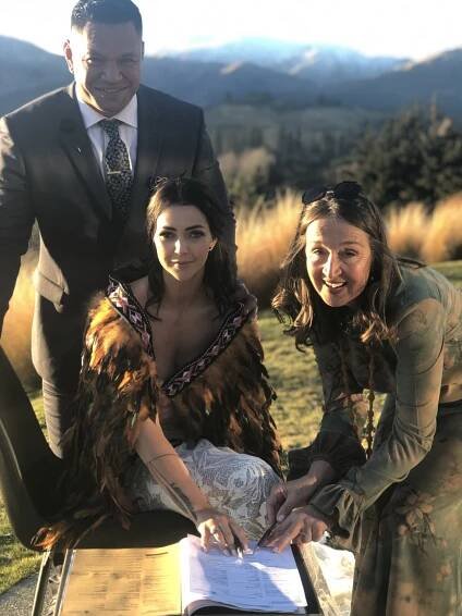 Queenstown Wedding Celebrant - Erin Hill 2