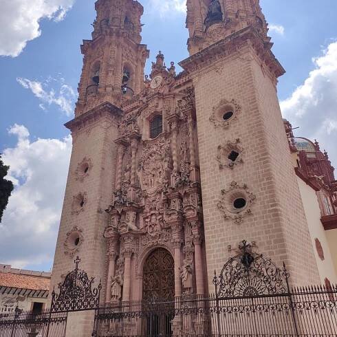 Mexico City: Prohlídka Taxco a Cuernavaca s předhispánským dolem | GetYourGuide