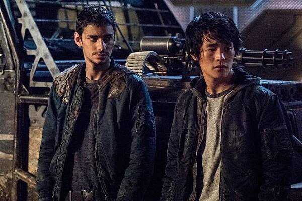 Prvních 100 - Perverse Instantiation: Part One - Z filmu - Devon Bostick, Christopher Larkin