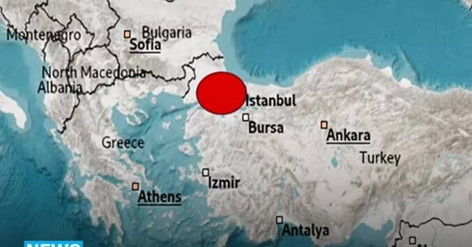 VIDEO: Oblast kolem Istanbulu zasáhlo zemětřesení. Lidé vybíhali z otřásajících se budov - Echo24.cz
