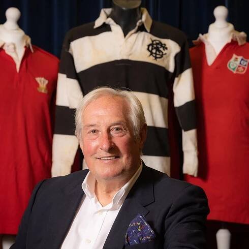 Gareth Edwards’ 1973 Barbarians jersey sold at auction for record £240,000