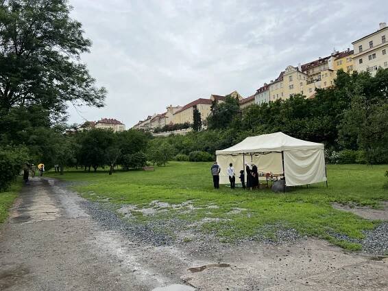 Zahrada pod Petřínem není jako jiné. Pomáhá léčit pacienty v péči sester boromejek