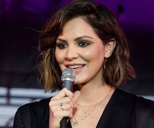 Katharine McPhee Biography - Facts, Childhood, Family Life & Achievements