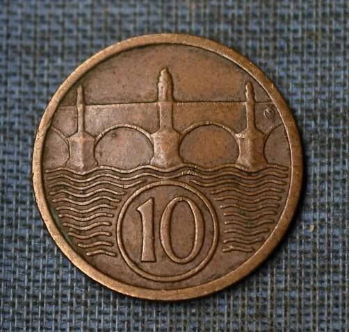 10 h 1931