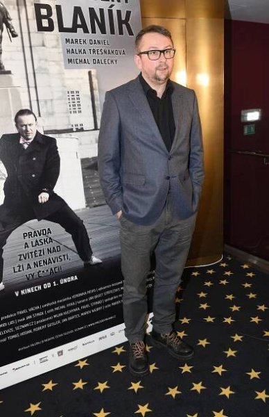 Už nosí i boty a sako Tondy Blaníka: Herec Marek Daniel slíbil, že filmem Prezident Blaník jeho postava nekončí