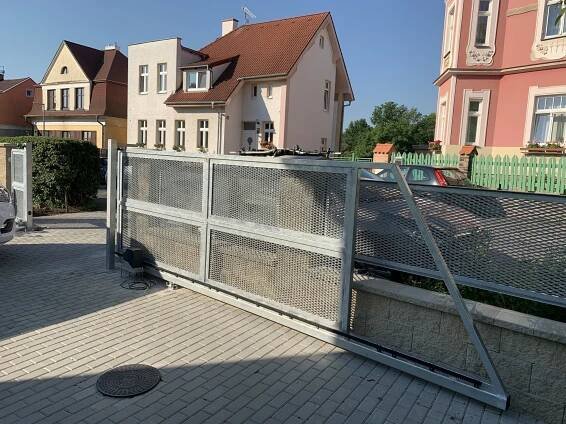 Produkty I MDK-metal ploty z tahokovu, vjezdové brány, venkovní schody a zábradlí | metaInfo