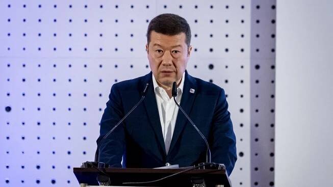 Babiš snad neexistuje? Okamura se v euforii z vydání označil za hlavního představitele opozice