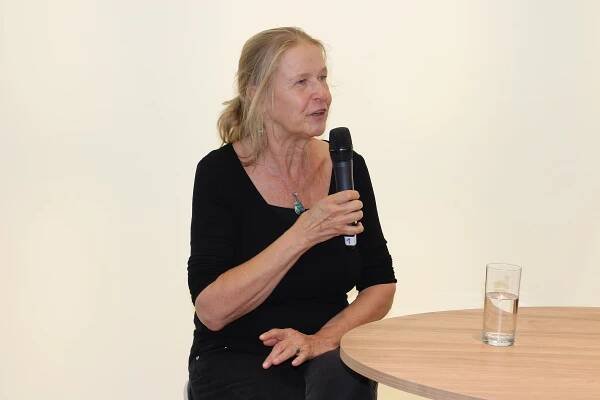 Soubor:Cornelia Funke Buchmesse.JPG