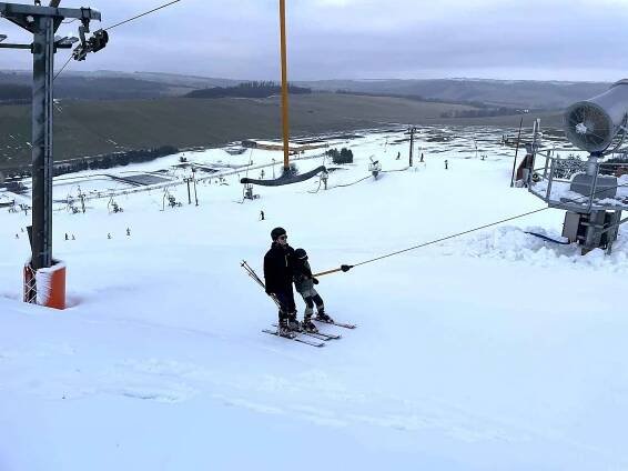 Milovníci zimy si na všechno v areálu museli počkat do třetího lednového týdne, ale stojí to za to, 23. 1. 2025.