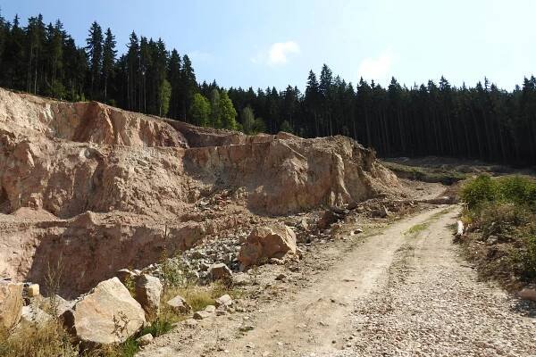Inspektoři zastavili provozu zařízení na povrchové úpravy kamene - Naše voda