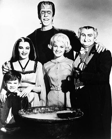 Butch Patrick, Fred Gwynne, Beverley Owen, Al Lewis, Yvonne De Carlo - The Munsters - Promo