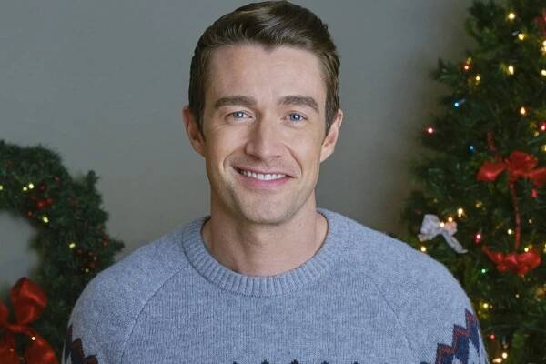 12 Fascinating Facts About Robert Buckley
