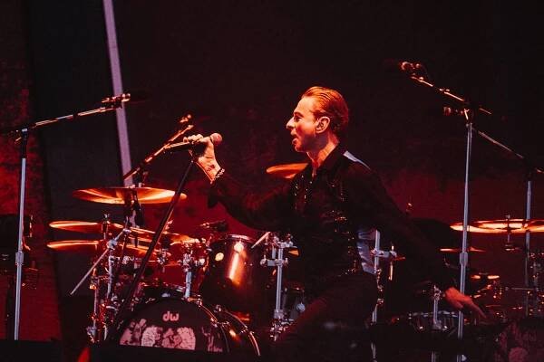 FOTOREPORT: Poprvé v Praze bez Andrew Fletchera. Depeche Mode přivezli do Česka svou největší show