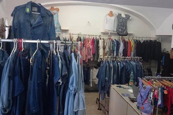 Outlet Fashion Znojmo foto 1