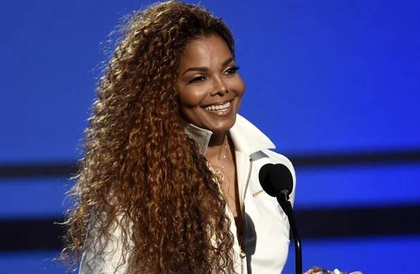 Padesátileté zpěvačce Janet Jacksonové se narodilo první dítě