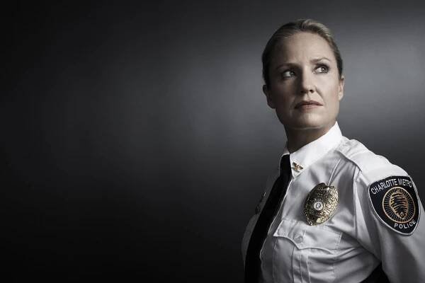 Sherry Stringfield - Město podnikatelů - Promo