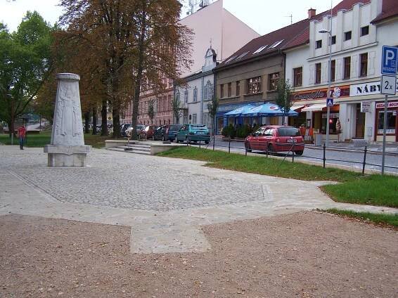 Soubor:Lysa nad Labem stary farni kostel 1.JPG – Wikipedie