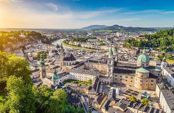 Salzburg Stadt, Kaiserstadt Ischl, Kulturerbe Hallstatt und viele Sehenswürdigkeiten mehr erreicht man gut von Annaberg-Lungötz aus ©TVB Annaberg-Lungötz