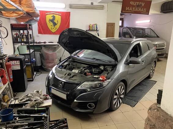 - Richard KMÍNEK- autoslužby, tel.: 736 641 421