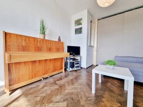 Pekný 3-izbový byt po rekonštrukcii, 2x loggia, 74 m², Rosná ulica - cassareal.sk