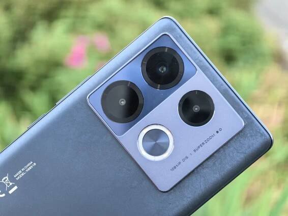 Jak fotí mobil Infinix Note 40 Pro+ 5G?