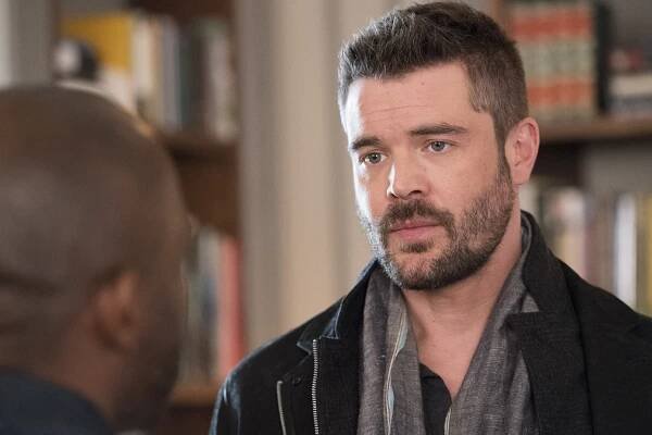 Vražedná práva - Kde máte rodiče? - Z filmu - Charlie Weber