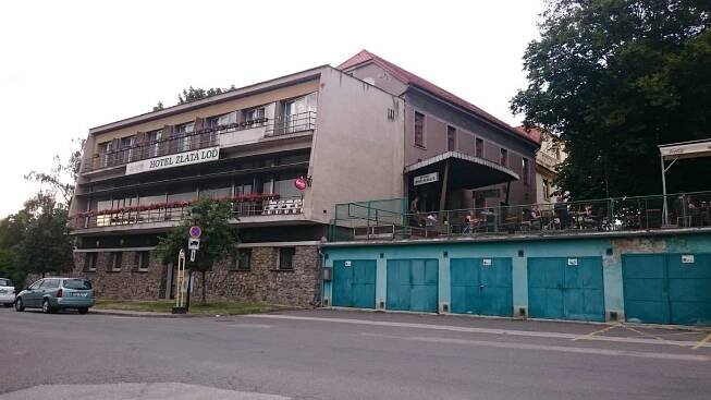 HOTEL ZLATA LOD - Cottage Reviews (Tyn nad Vltavou, Czech Republic)