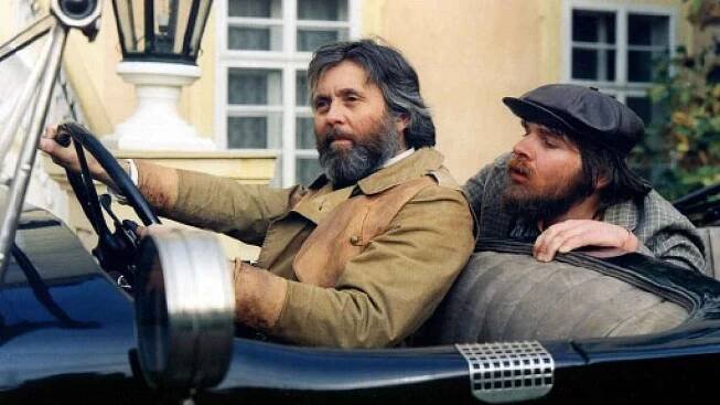 Kam až sahají Hujerovi? Připomeňte si legendární filmové hlášky Josefa Abrháma